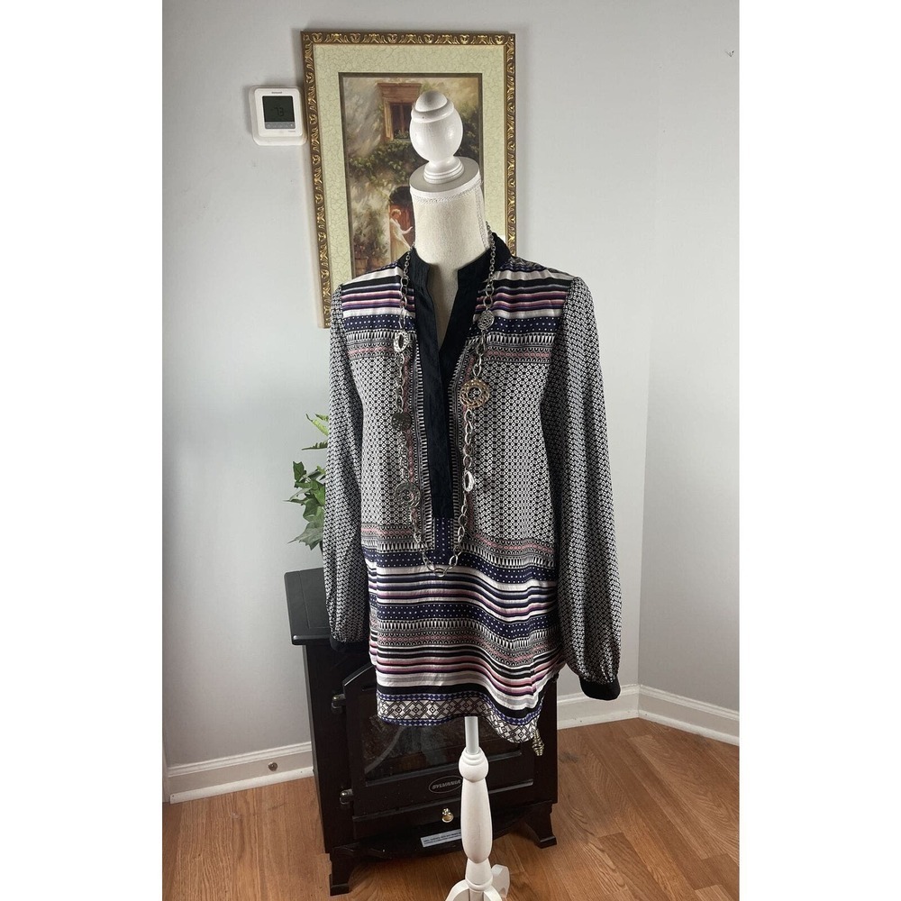 H & M Women Tunic Blouse Size 4 Long Sleeve Collarless Pullover 3 Hidden Button